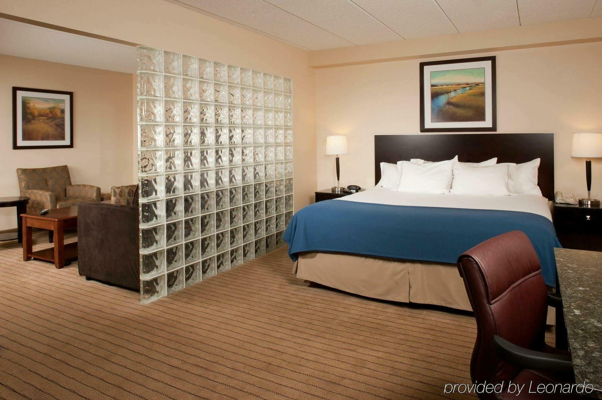 Holiday Inn Express Boston-Waltham By Ihg Exterior foto